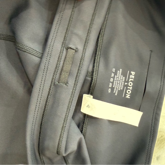 Peloton Women's Black and white Leggings - Picture 4 of 7